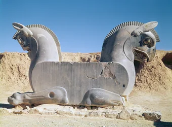 Doppelter Greif von einem Kapitell, Achämenidenzeit